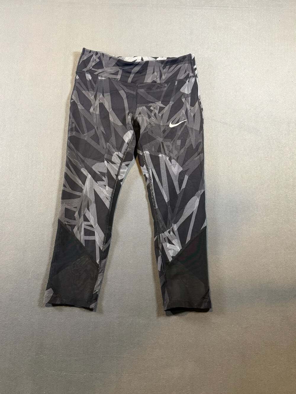 Nike Dri Fit Leggings Size M Black White Graphic Mesh Capri Running Tights